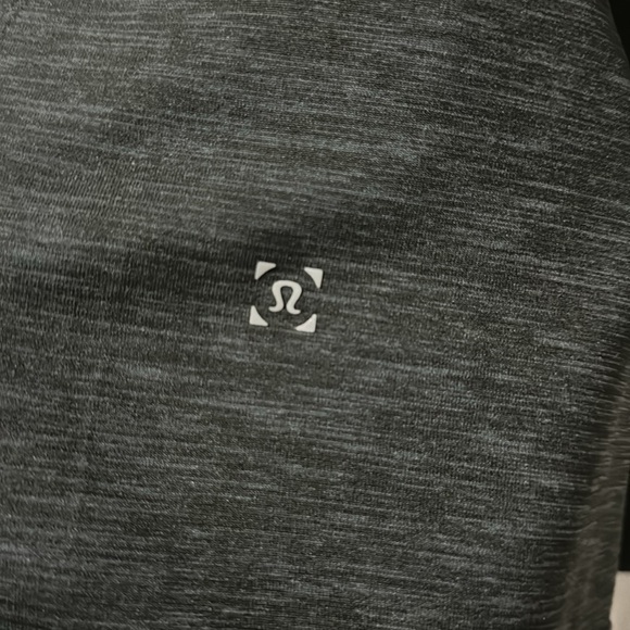 Lululemon Metal Vent Tech Size L - Picture 3 of 5